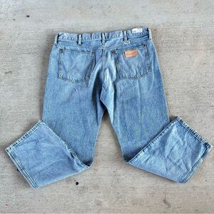 Brand New Wrangler “Sunset” Mid Rise Straight Leg Jeans Size 34